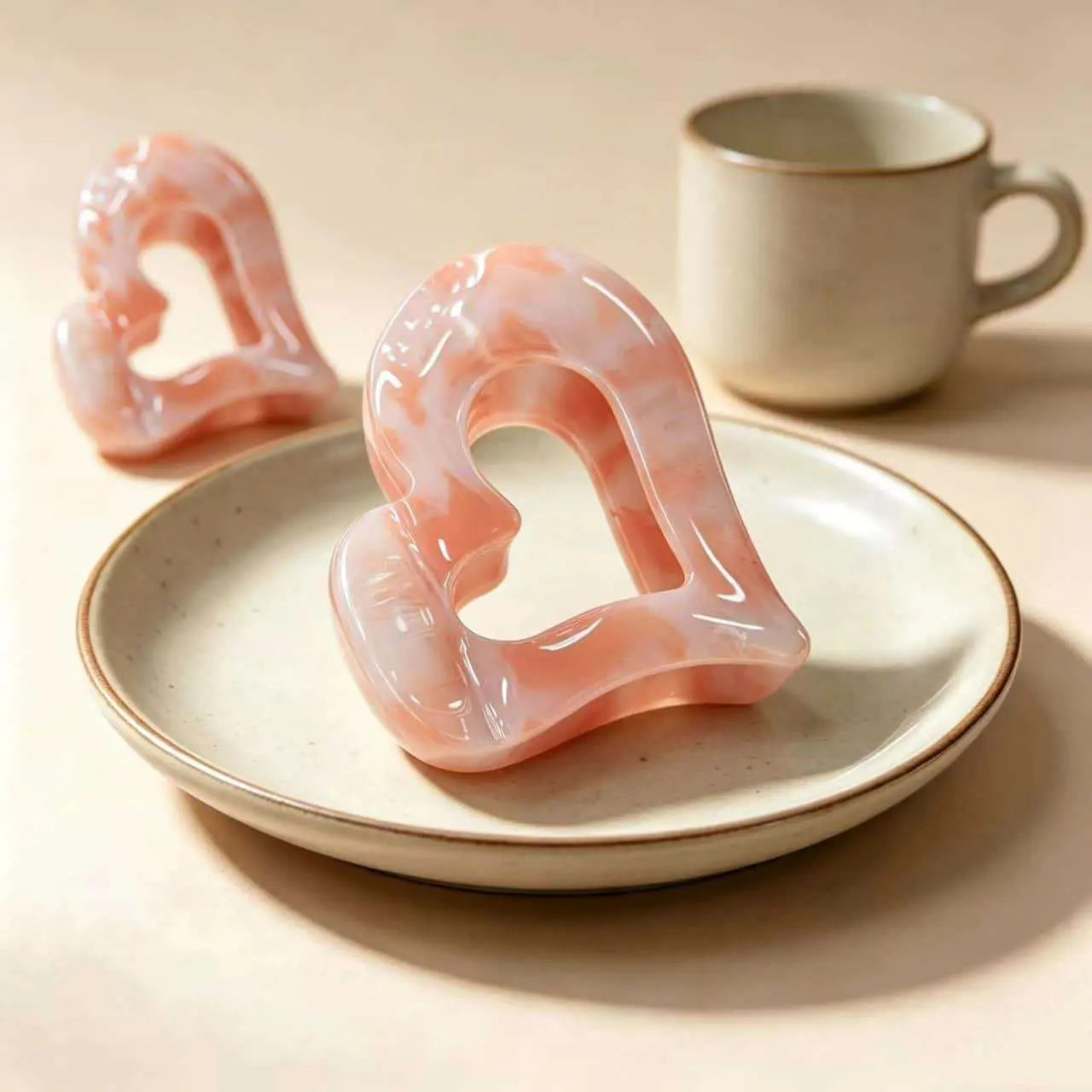 Hollow Heart Acetate Claw