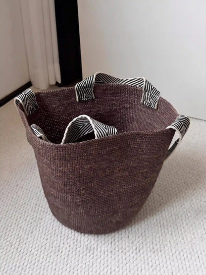 Artisan-Korbtasche mit Kontrast-Henkeln