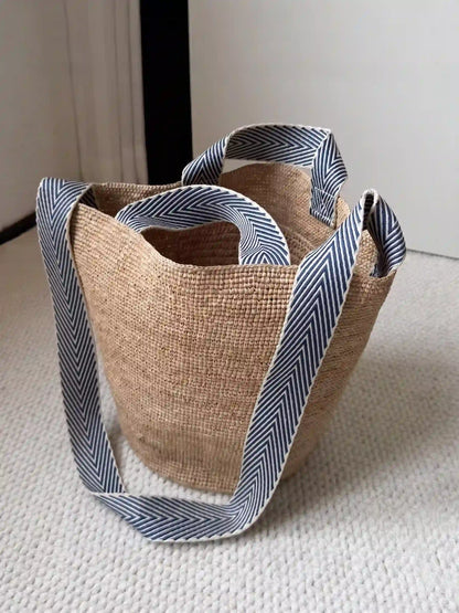 Artisan-Korbtasche mit Kontrast-Henkeln