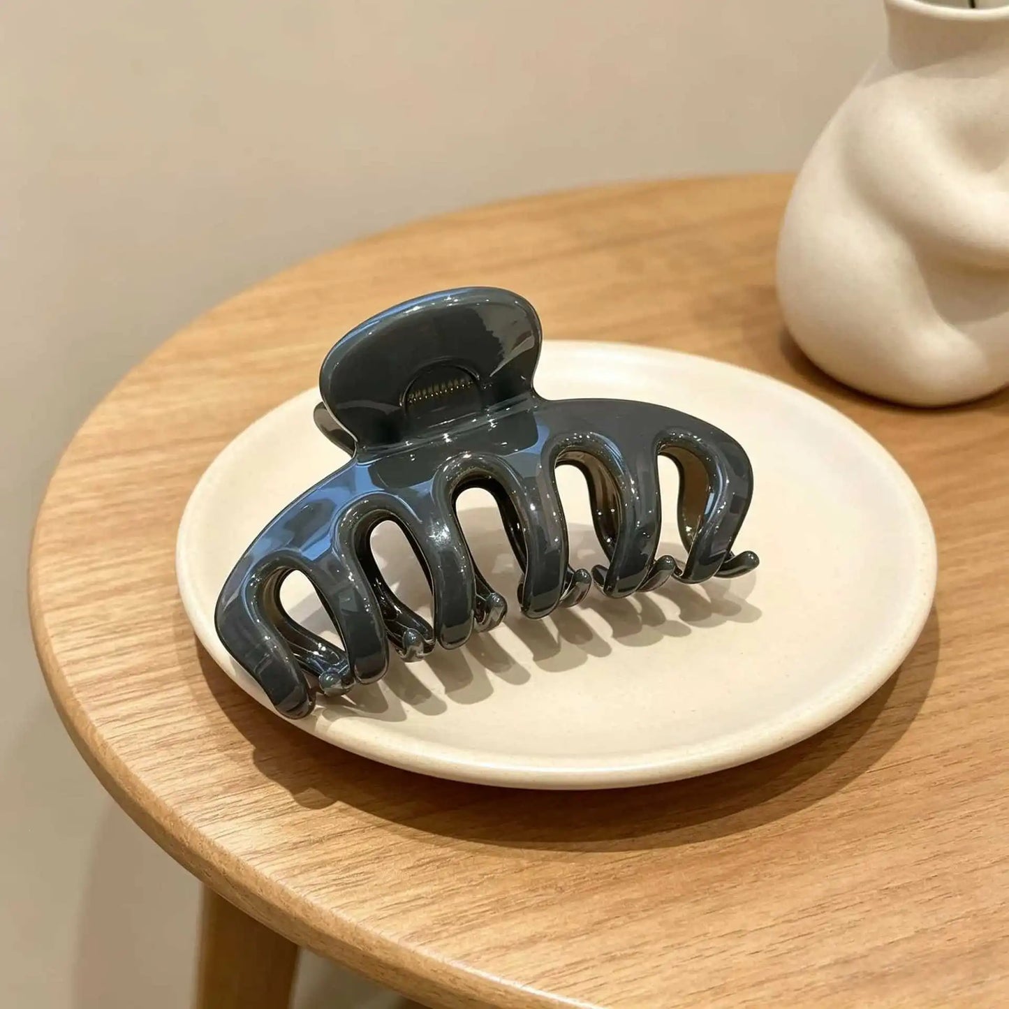 Classic Curved Hair Claw