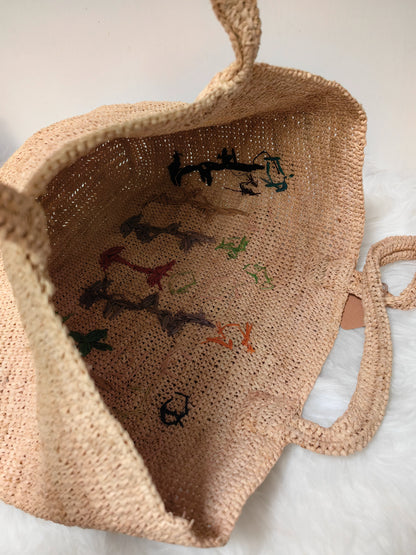 Cabas en raphia à broderies florales fait main