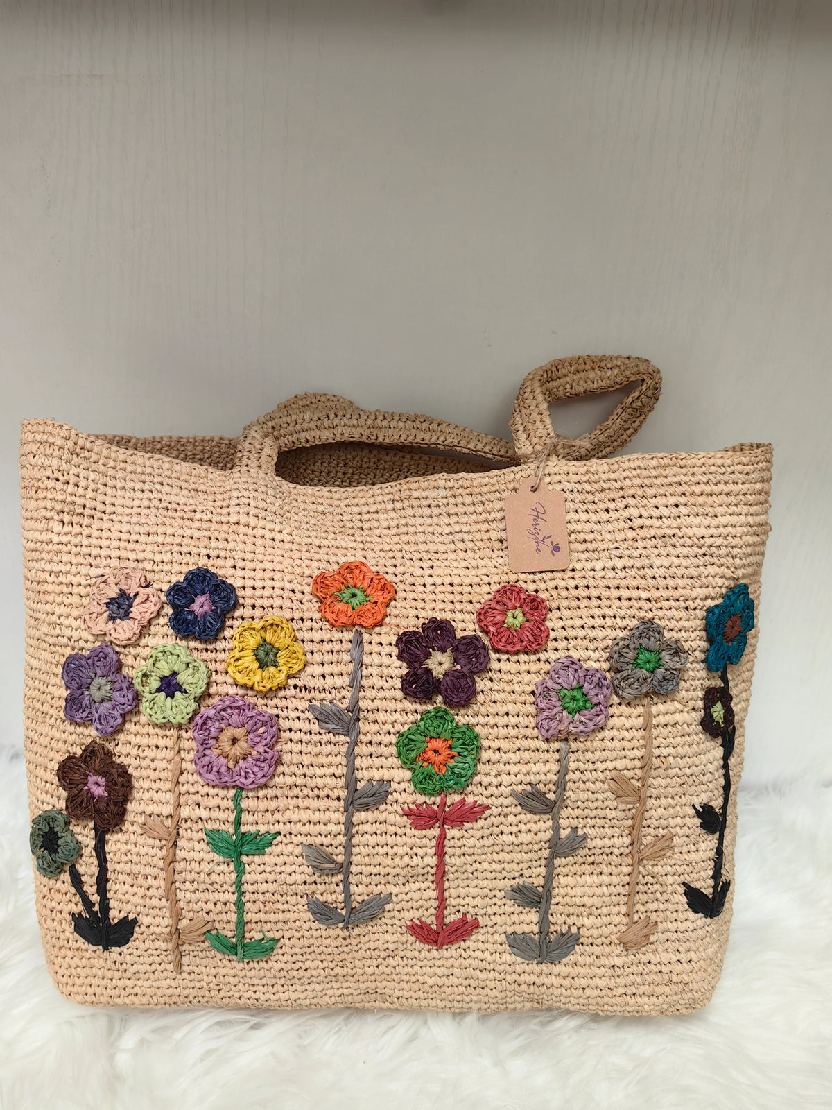 Cabas en raphia à broderies florales fait main