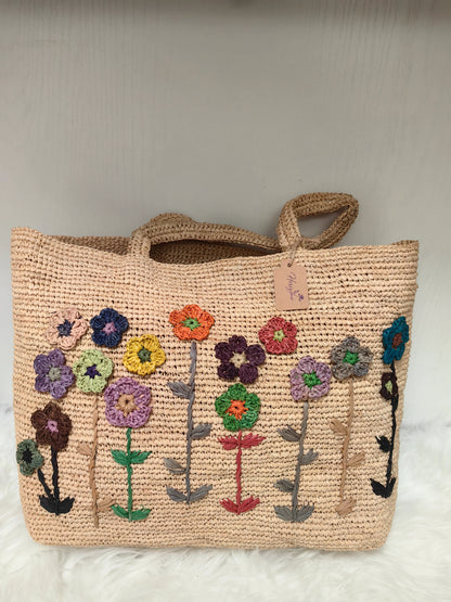 Cabas en raphia à broderies florales fait main