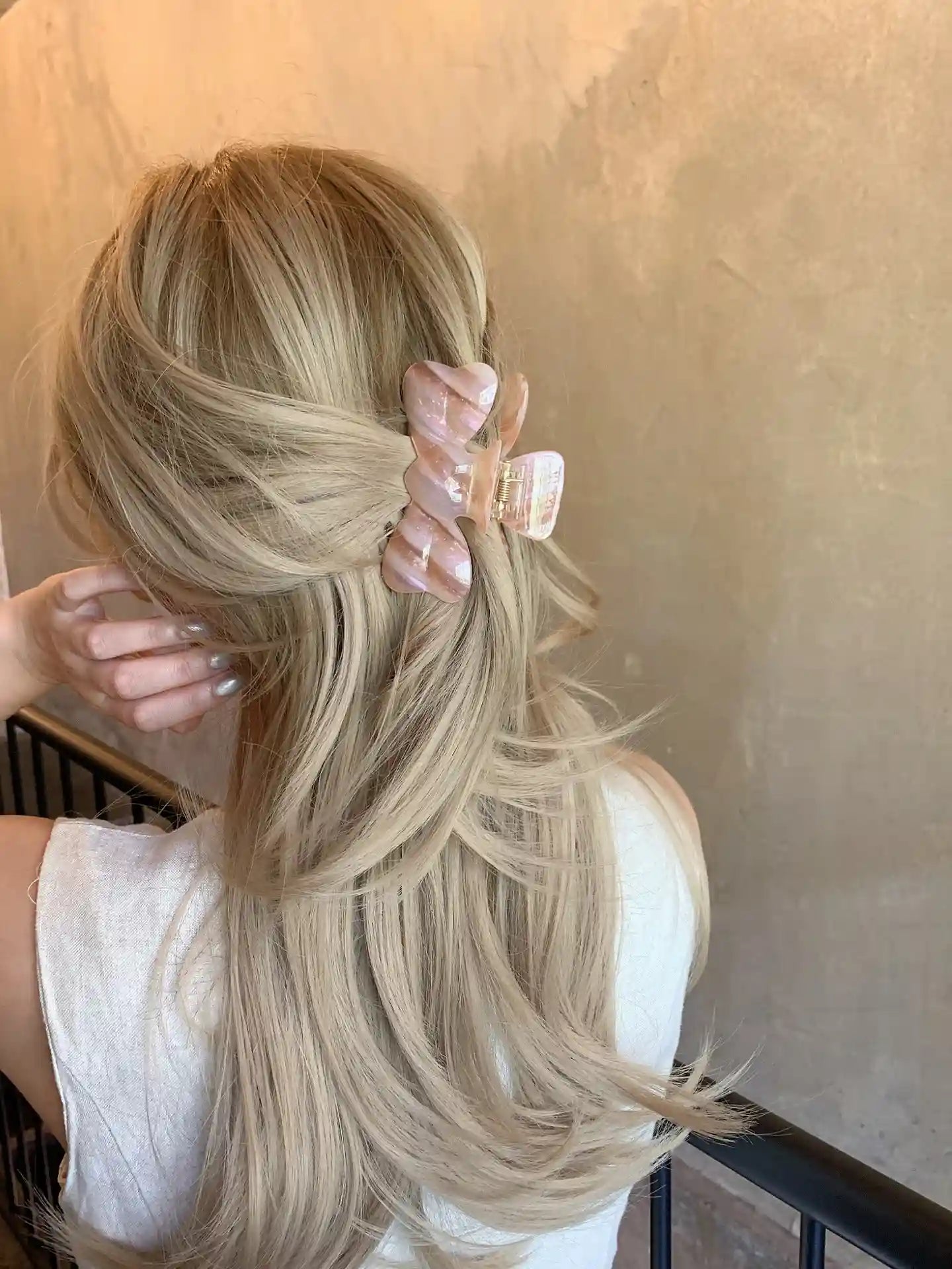The Jolie Plump Bow Claw