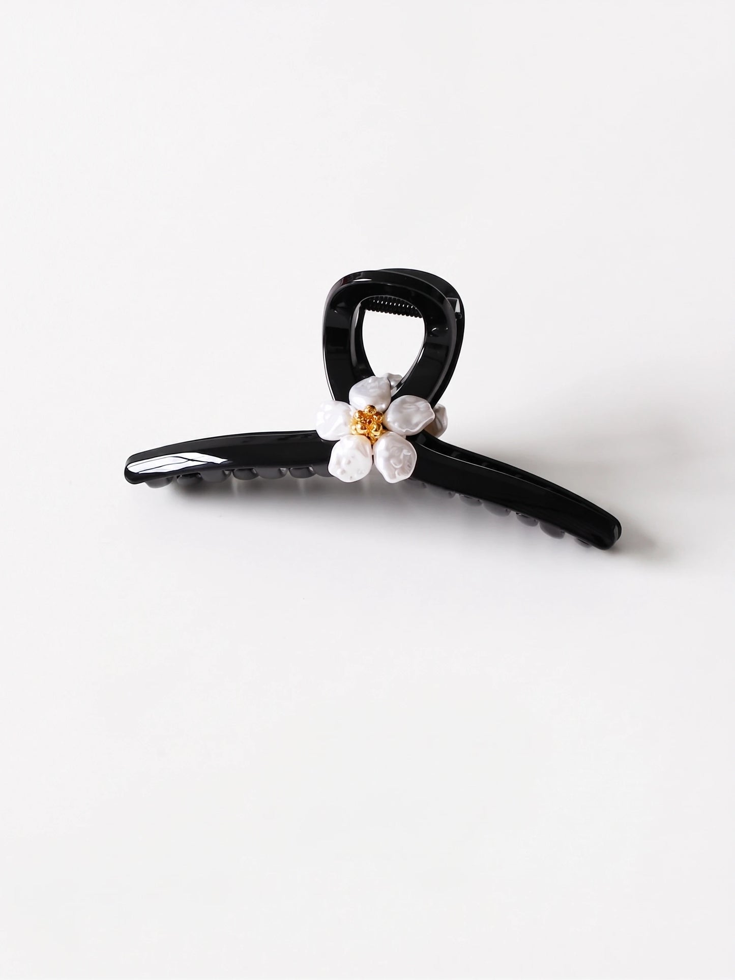 The Midnight Pearl Blossom Claw Clip