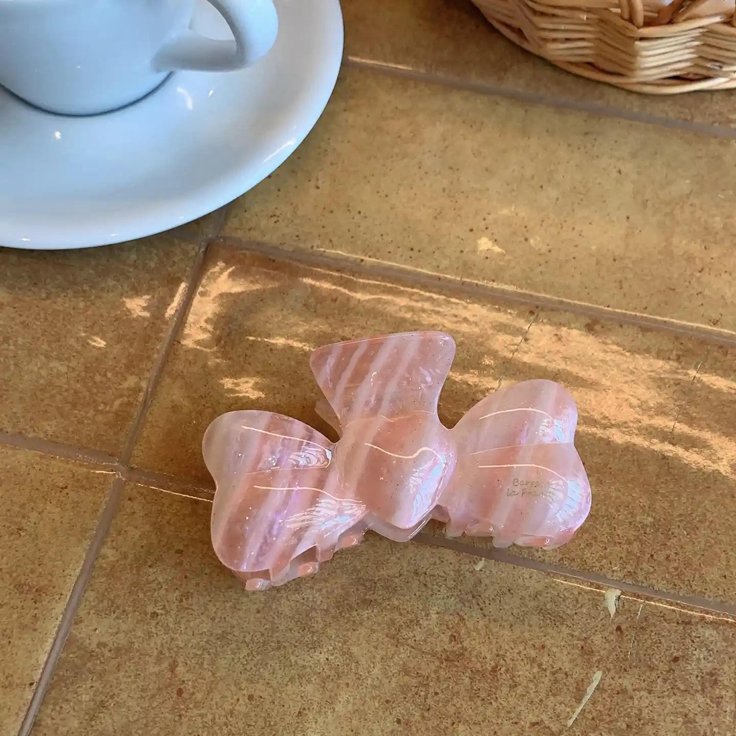 The Jolie Plump Bow Claw