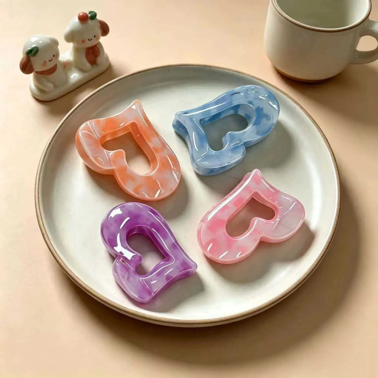 Hollow Heart Acetate Claw