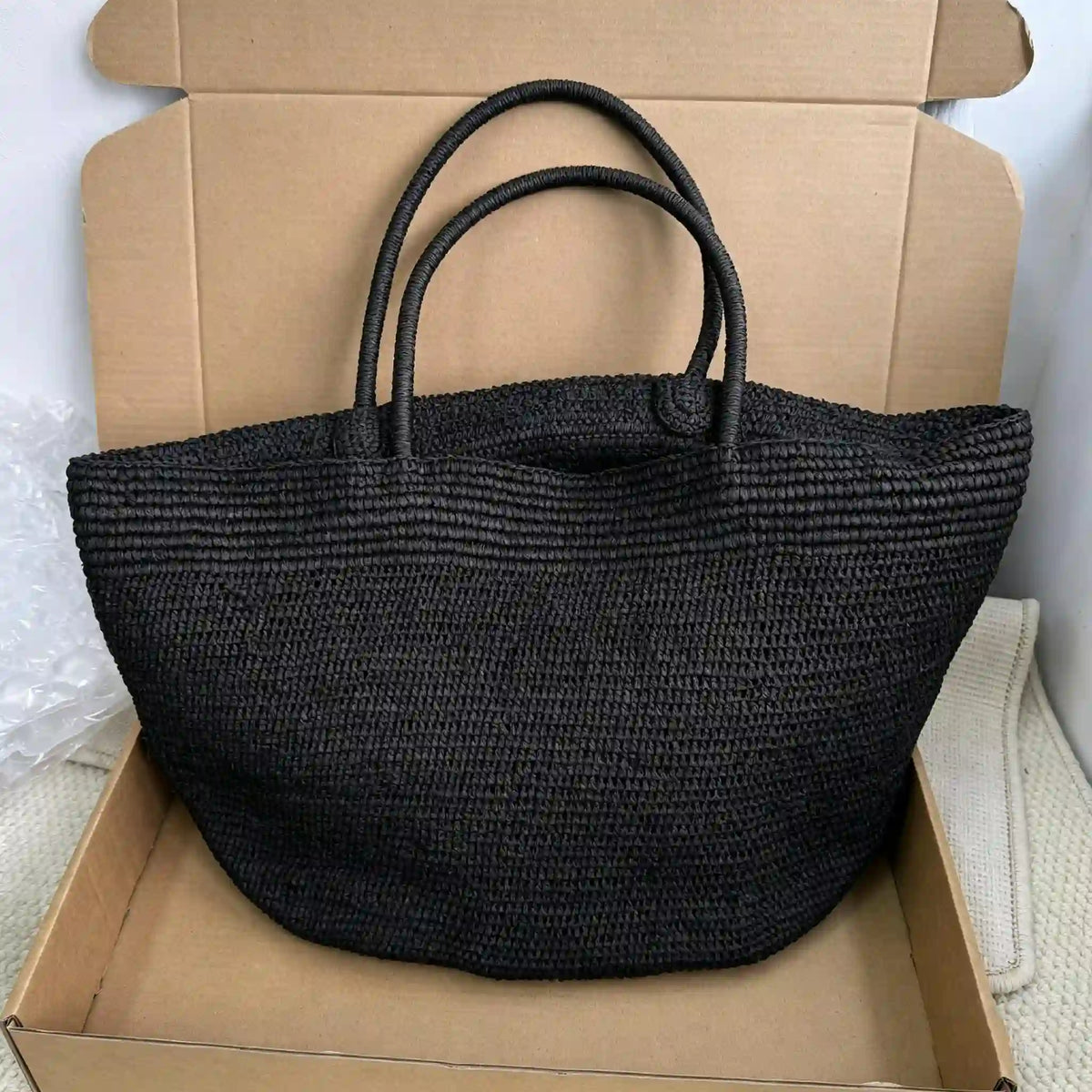 Minimalist Woven Raffia Tote