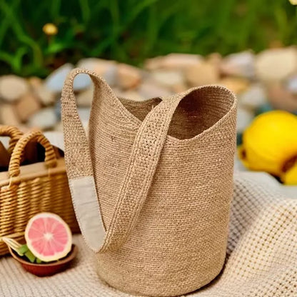 Klassische Bast-Beuteltasche